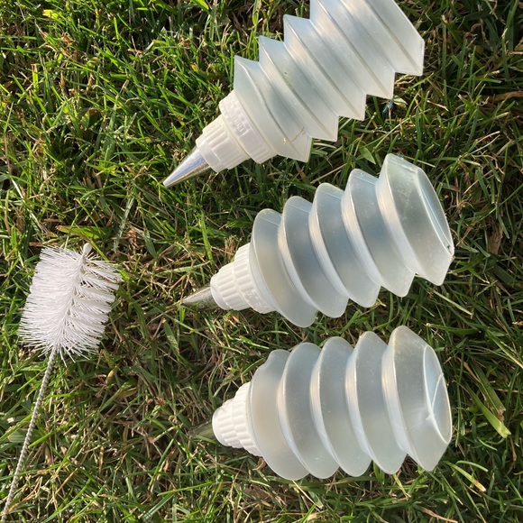 Pampered Chef Kitchen The Pampered Chef Decorator Bottle Set Three